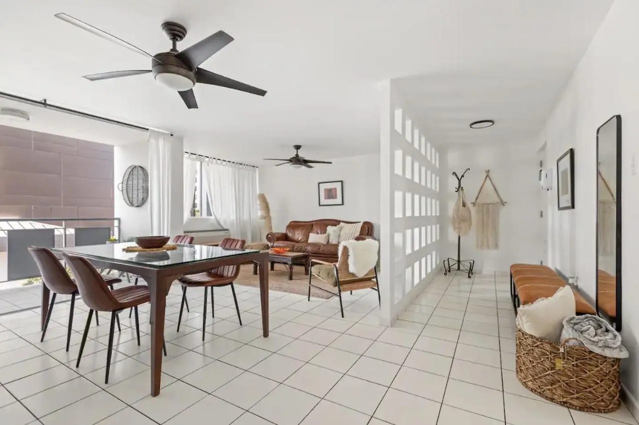 산후안 2 Bed, 2 Bath Condado Beach Apt With Parking Apts 아파트 0*,  푸에르토리코