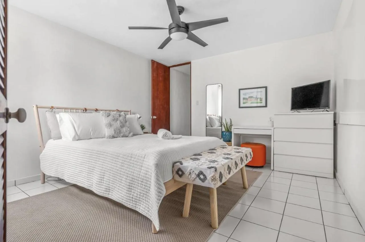 산후안 2 Bed, 2 Bath Condado Beach Apt With Parking Apts 아파트
